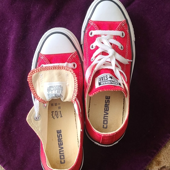 red converse ladies size 6